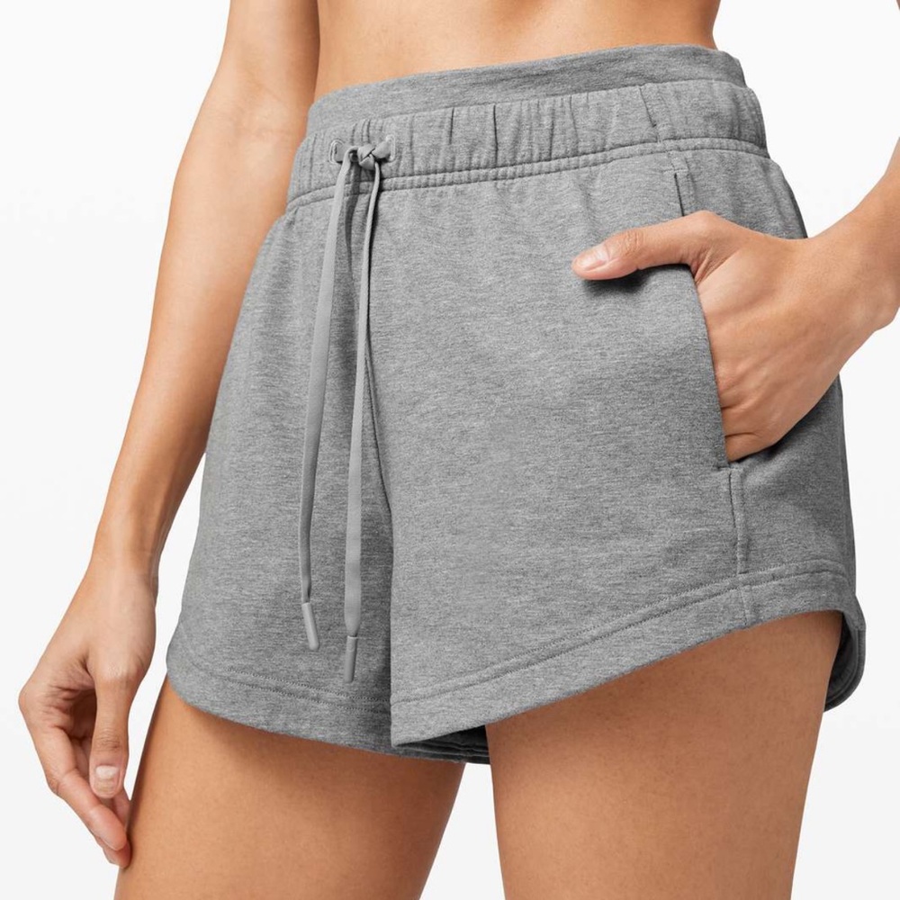 LULULEMON SHORTS | SIZE 4